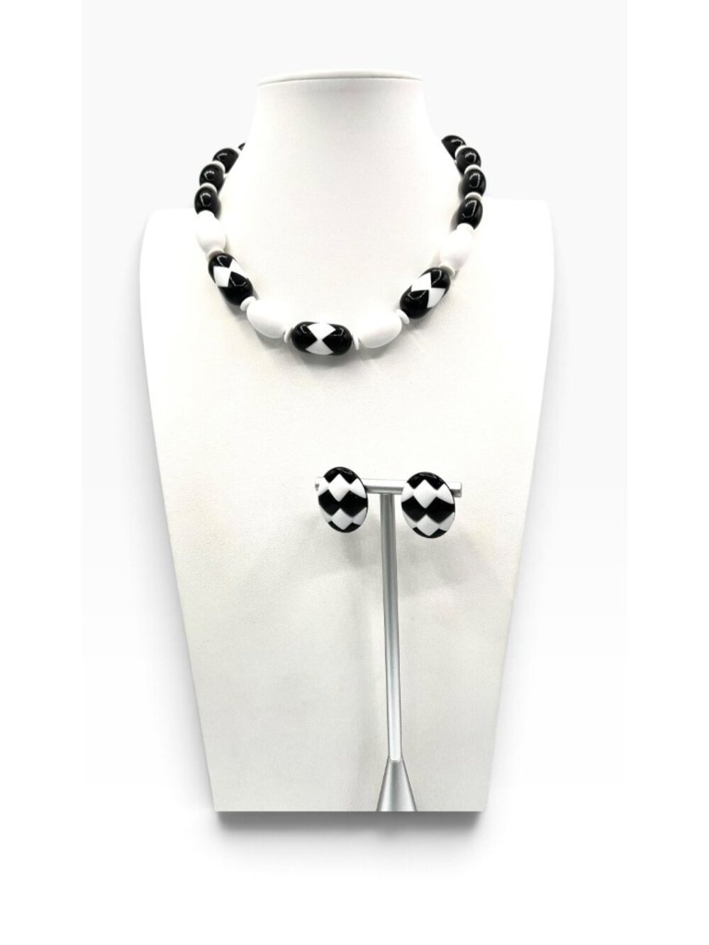 Vintage Black White Beaded Necklace Clip On Earrings Geometric Jewelry Set